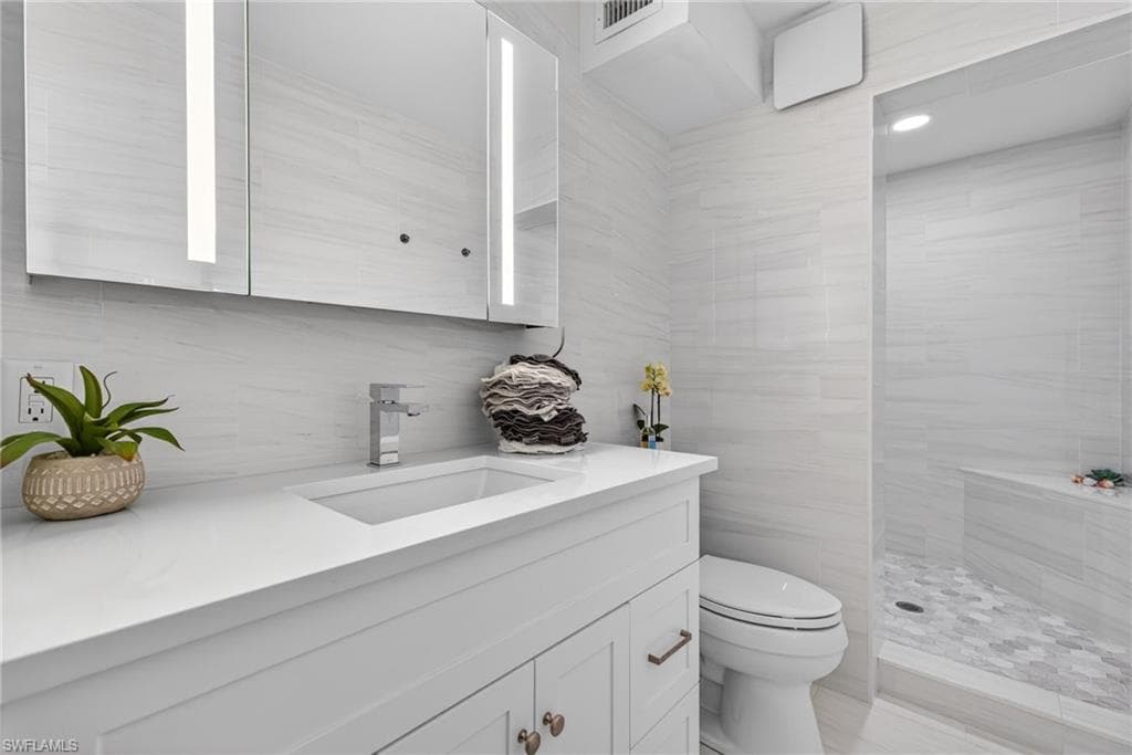 309 Goodlette-Frank RD S A204-14