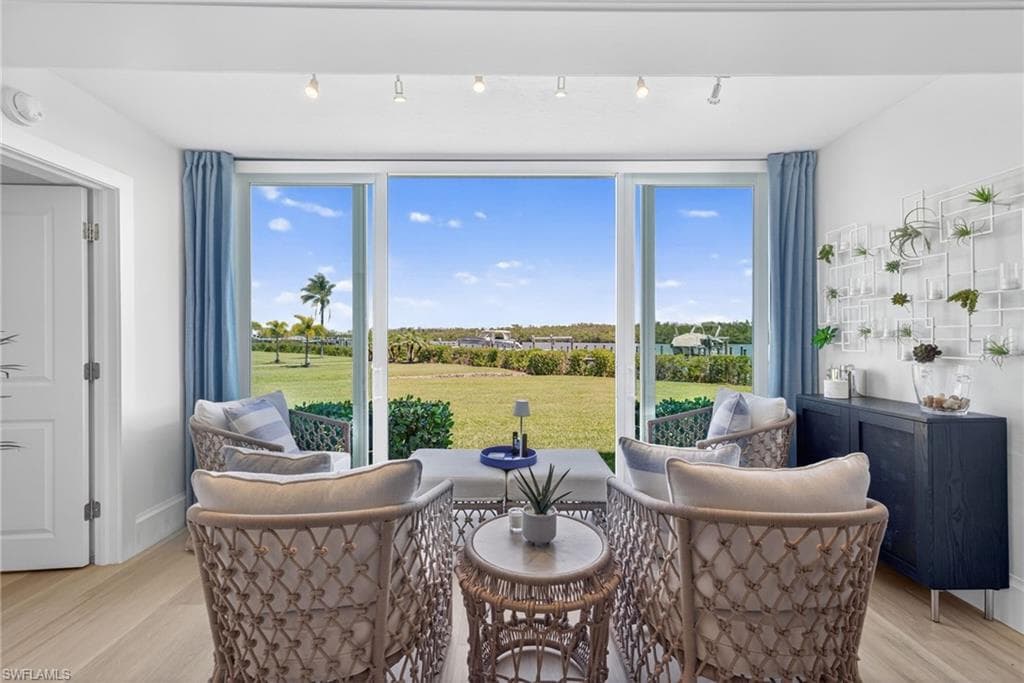 309 Goodlette-Frank RD S A204-21
