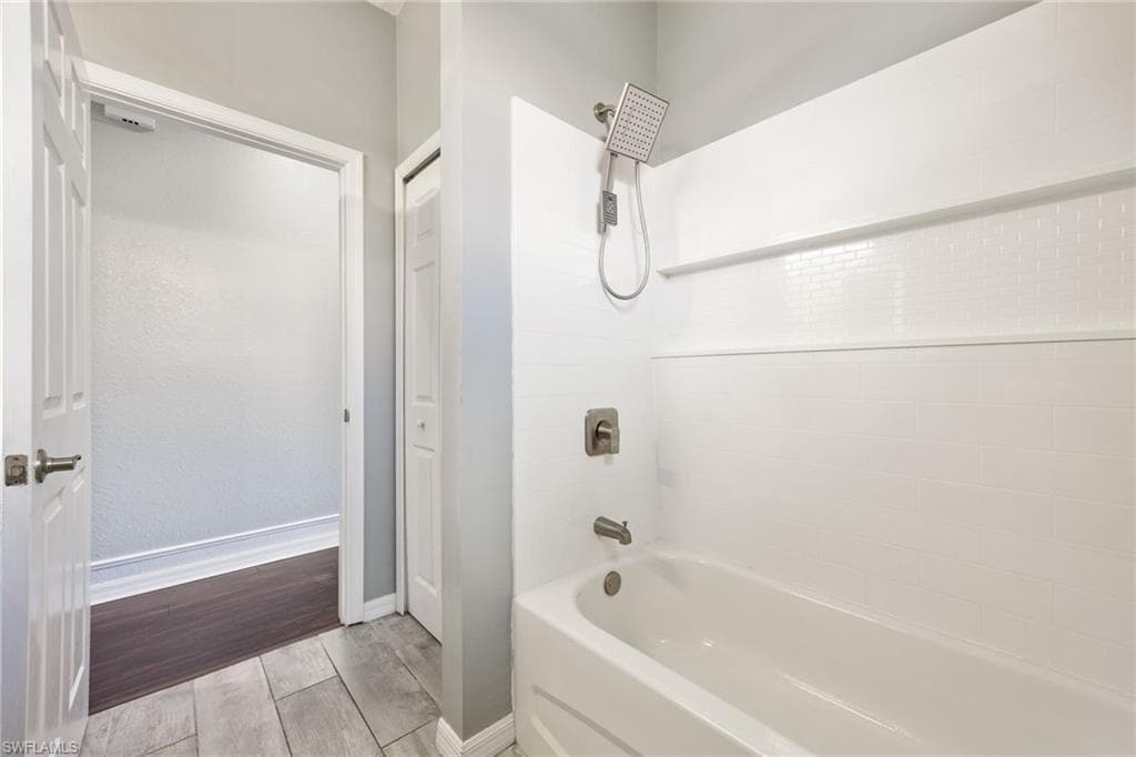 3940 Ruxton RD-27