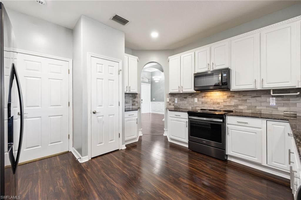 3940 Ruxton RD-5