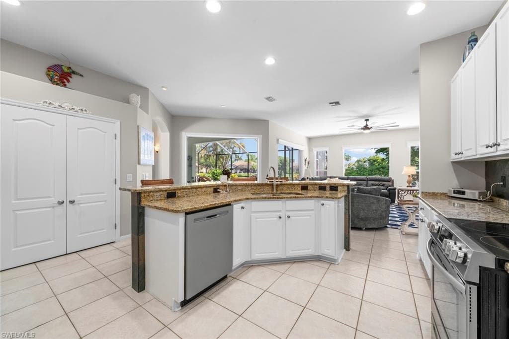 8951 Abbotsford TER-18