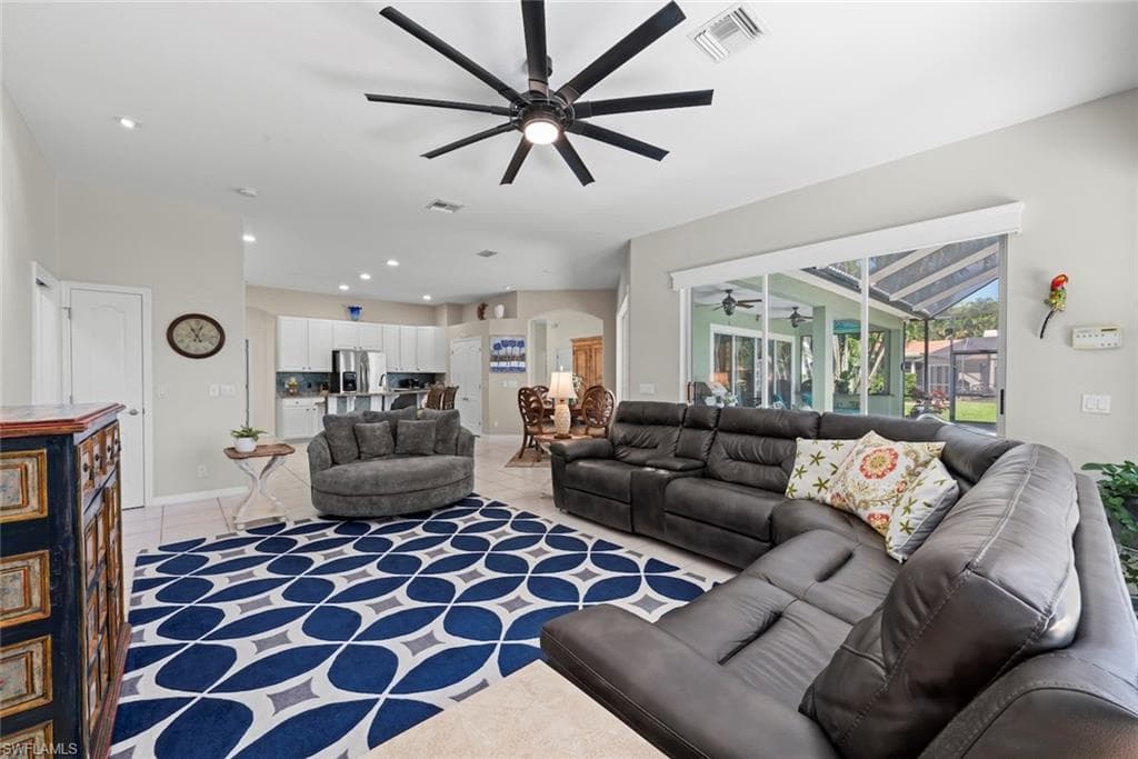 8951 Abbotsford TER-25