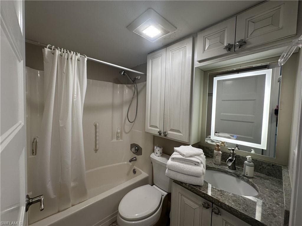 6893 Estero BLVD 426-10