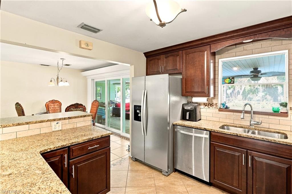 2741 McGregor BLVD-7