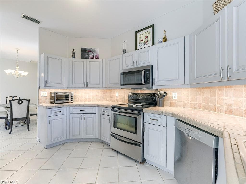 8529 Fairway Bend DR-10