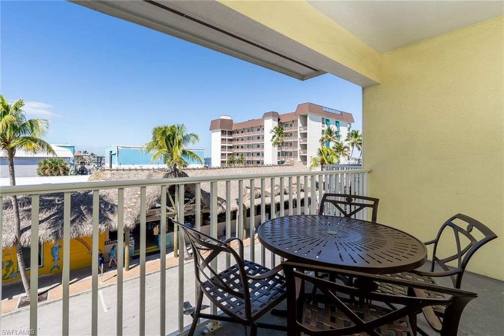 450 Old San Carlos BLVD 303-2