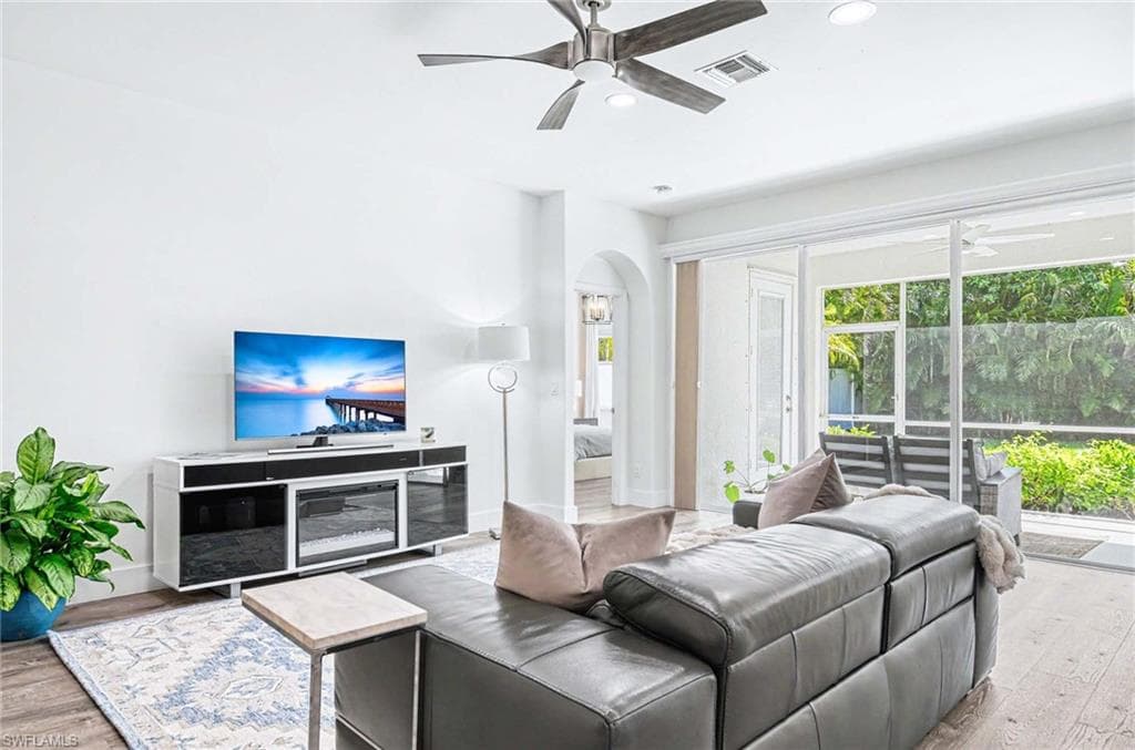 8324 Laurel Lakes BLVD-4
