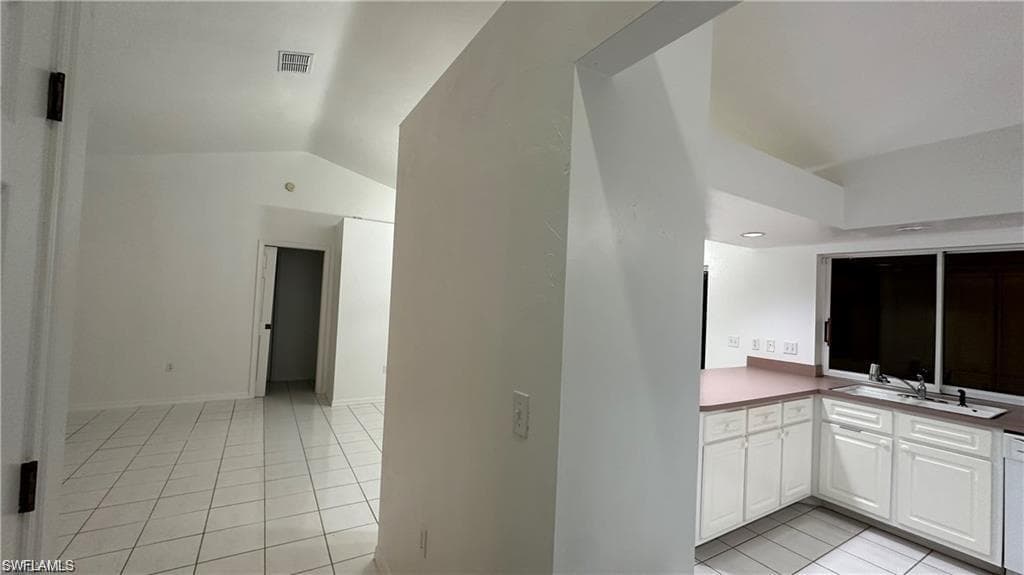 701 Arianne CT-9