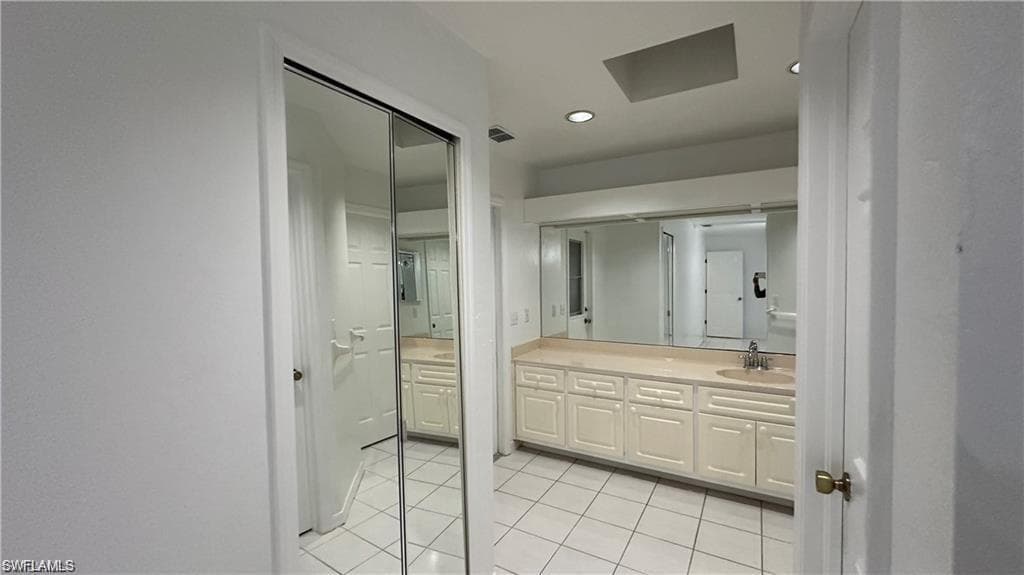 701 Arianne CT-14