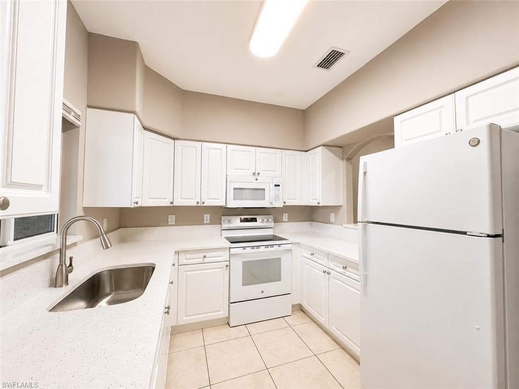 4172 Castilla CIR 201-6