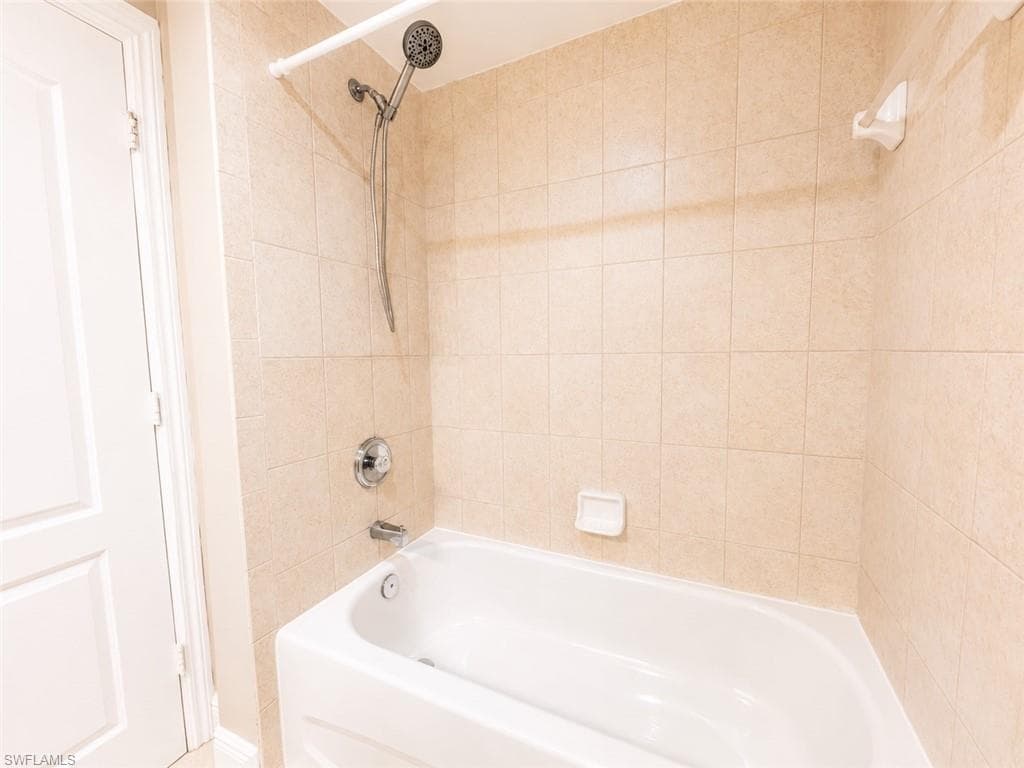 4172 Castilla CIR 201-15