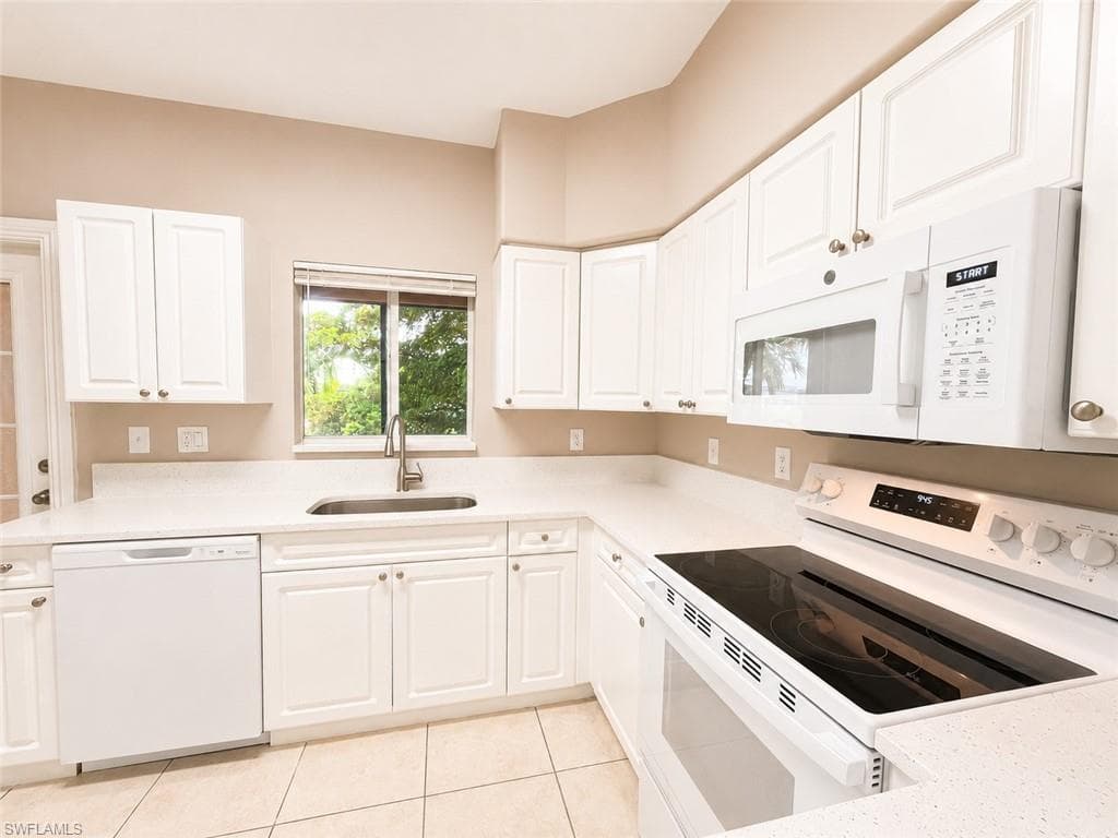4172 Castilla CIR 201-8
