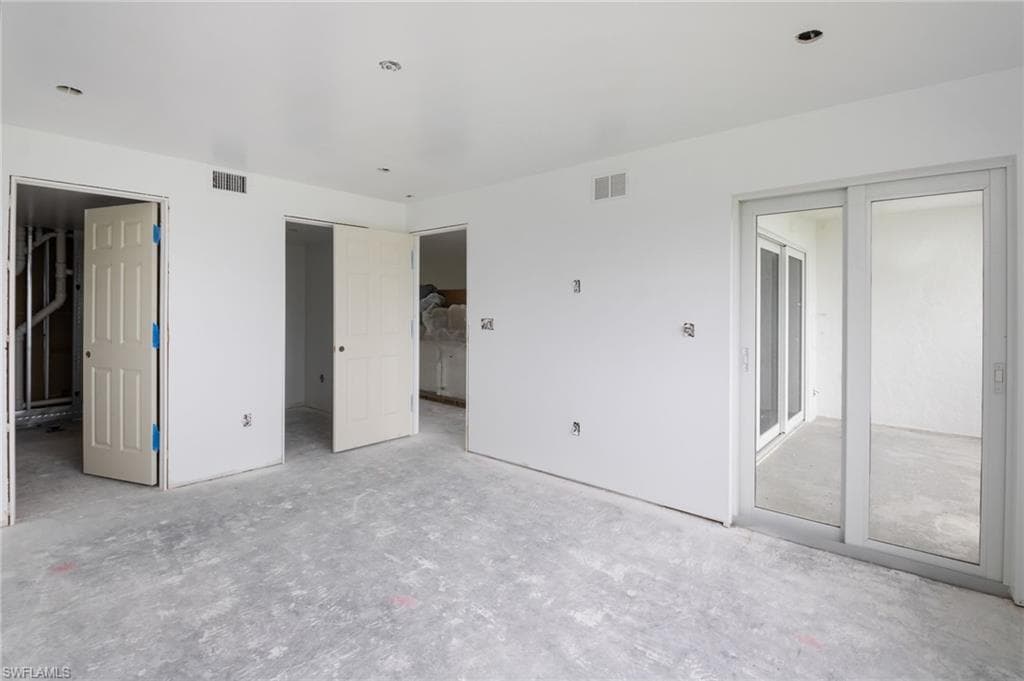 6900 Estero BLVD 104-10