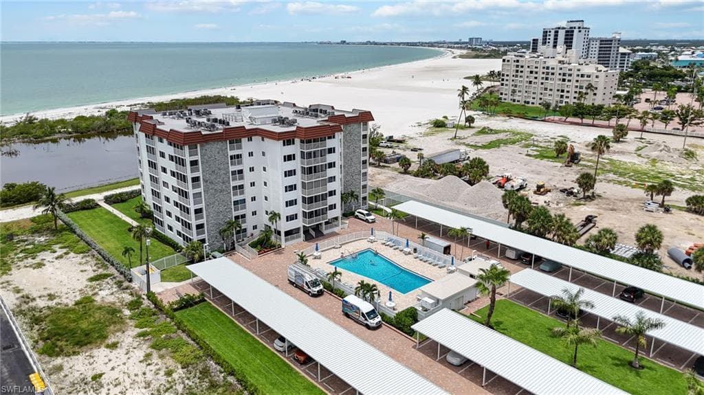 6900 Estero BLVD 104-29