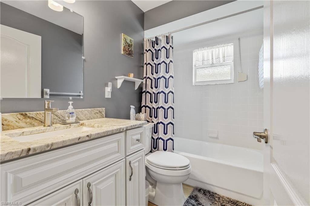 17761 Pineapple Palm CT-15