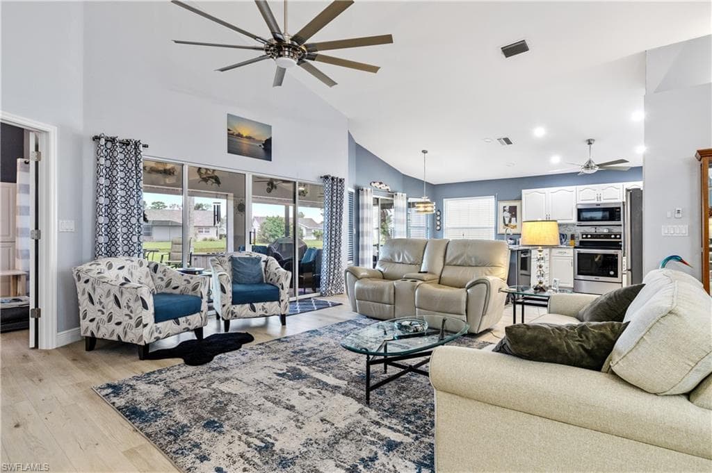 17761 Pineapple Palm CT-29