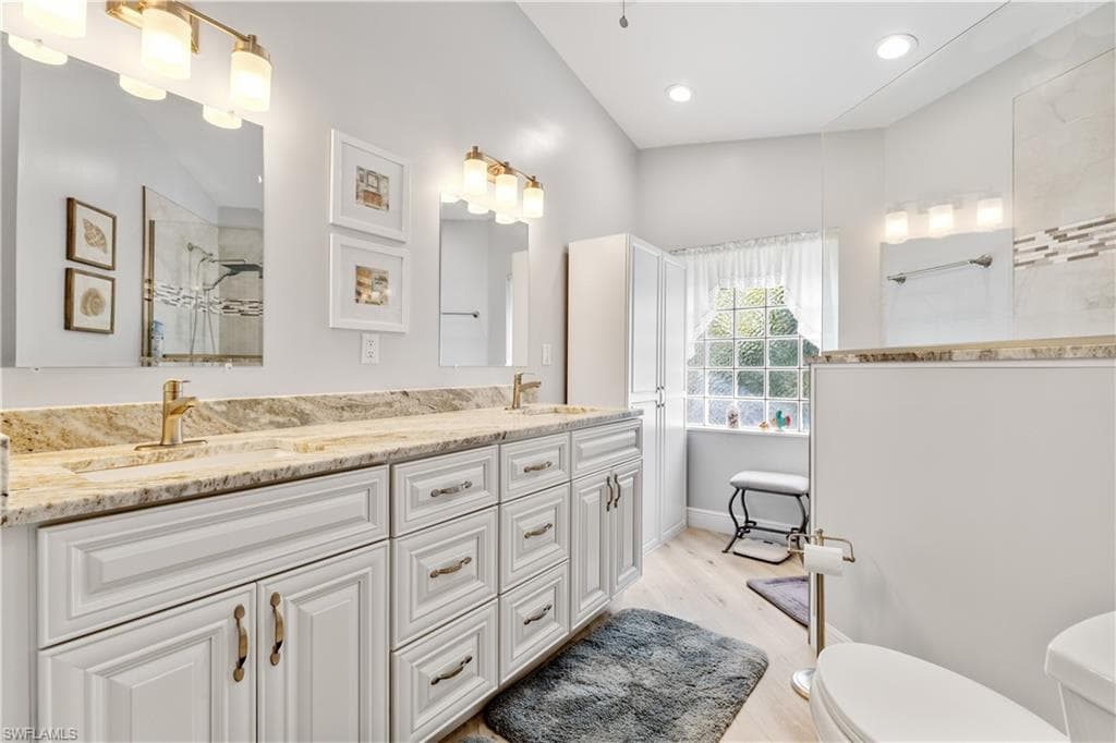 17761 Pineapple Palm CT-21