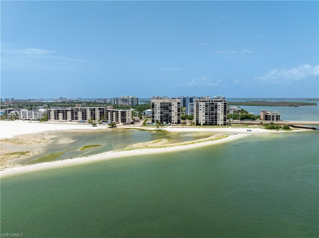 8400 Estero BLVD 502-33