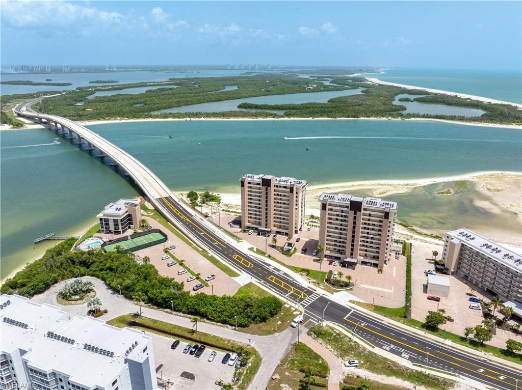 8400 Estero BLVD 502-37