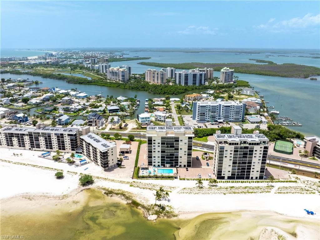 8400 Estero BLVD 502-35