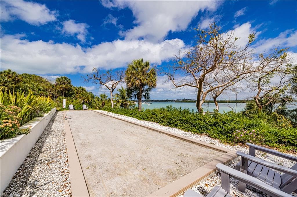 1247 Blue Hill Creek DR-36