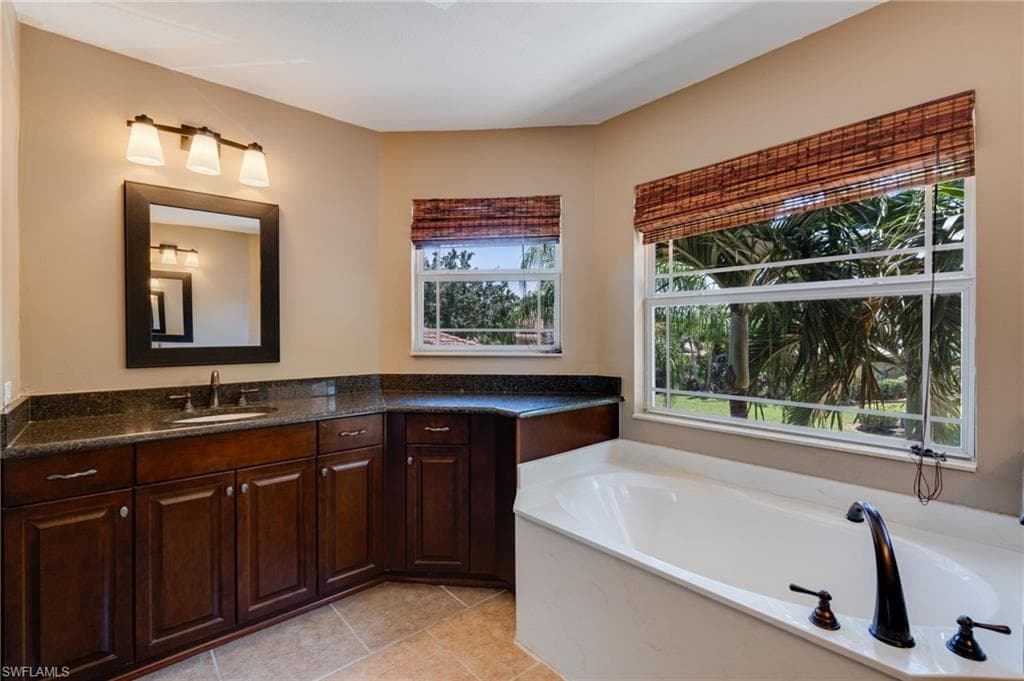 20886 Torre Del Lago ST-18
