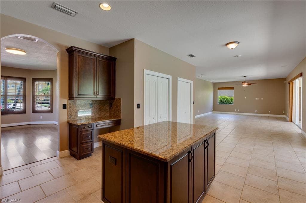 20886 Torre Del Lago ST-10
