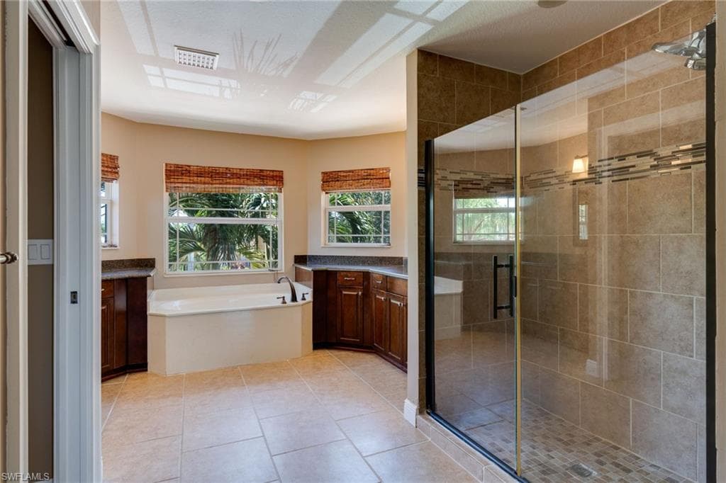 20886 Torre Del Lago ST-17