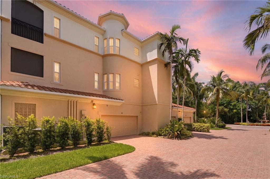 2886 Castillo CT 101-9