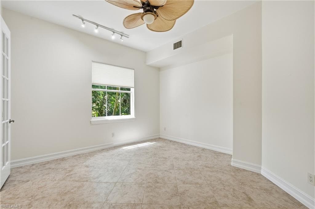 2886 Castillo CT 101-24