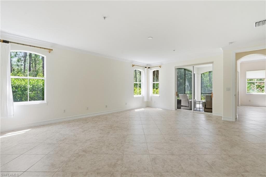 2886 Castillo CT 101-18