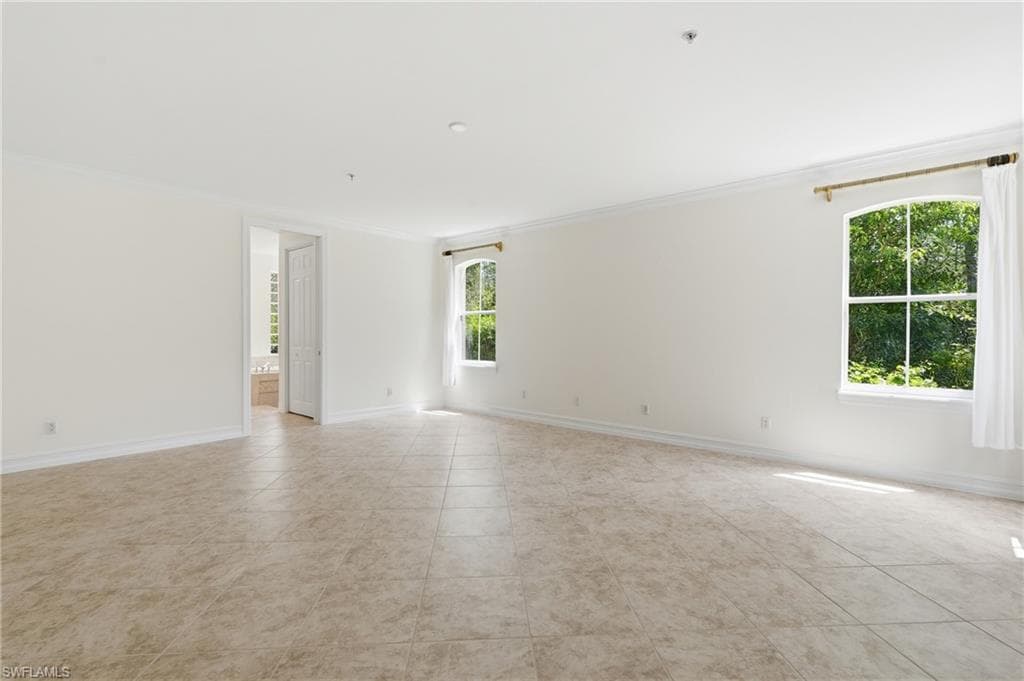 2886 Castillo CT 101-15