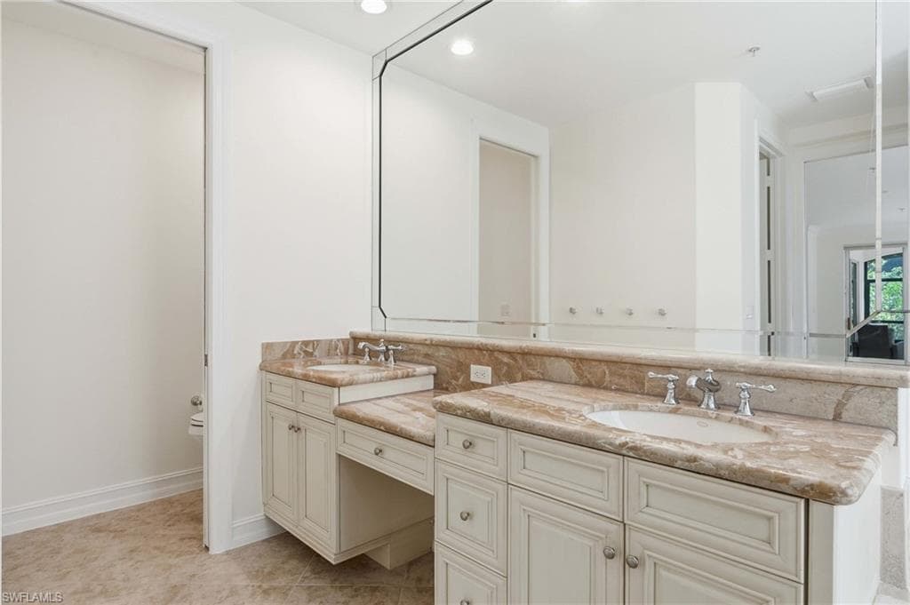 2886 Castillo CT 101-19