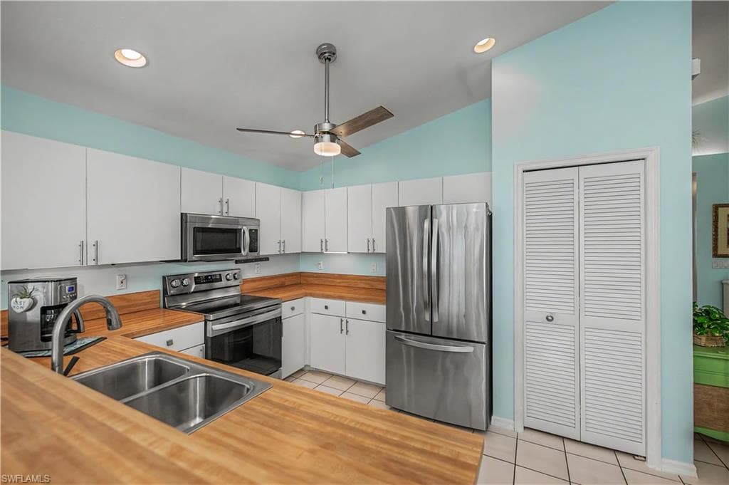17751 Pineapple Palm CT-16