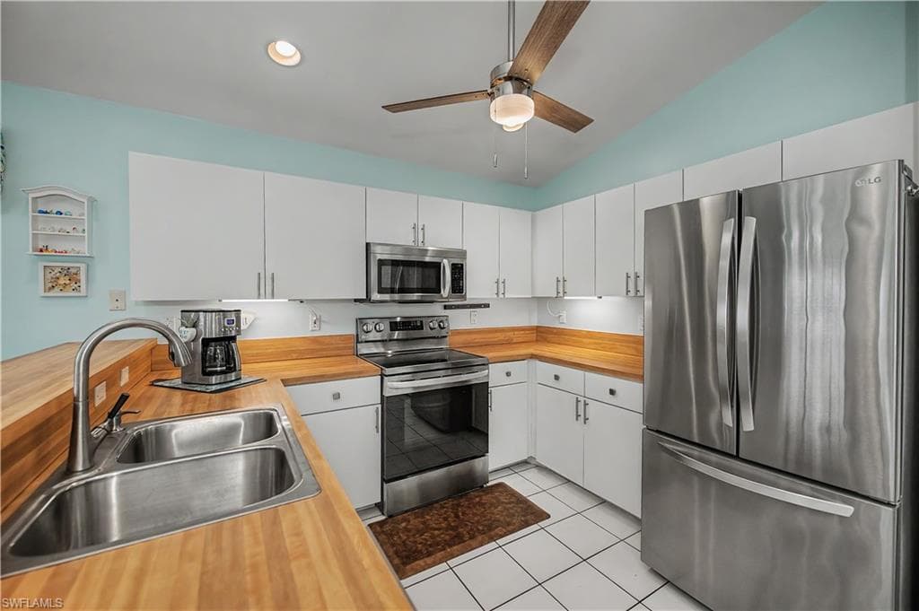 17751 Pineapple Palm CT-18