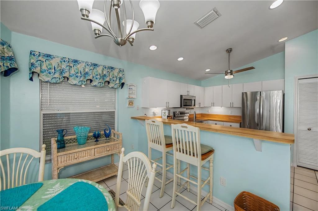 17751 Pineapple Palm CT-15