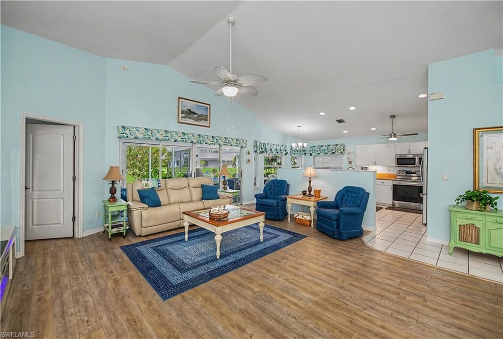 17751 Pineapple Palm CT-8