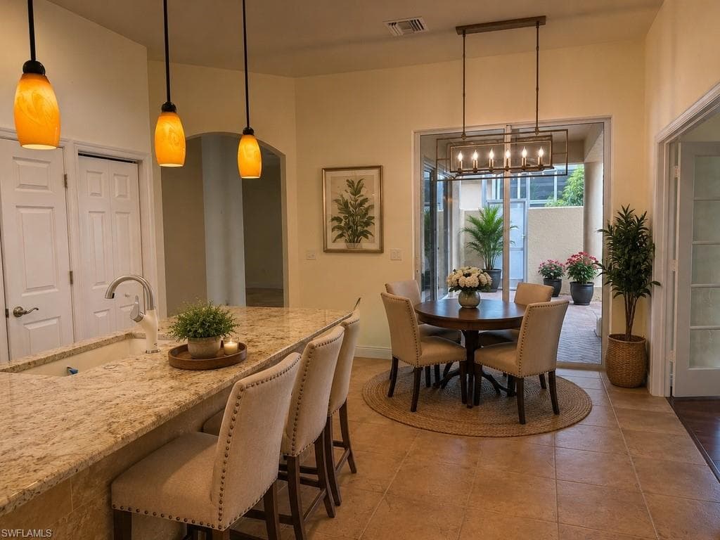 13983 Avon Park CIR-4