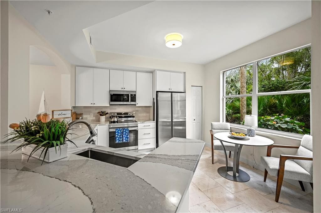 20940 Island Sound CIR 105-6
