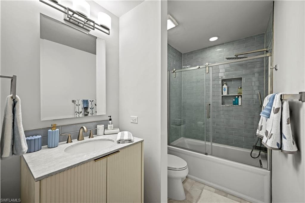20940 Island Sound CIR 105-18