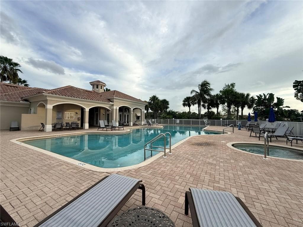1425 Weeping Willow CT-42