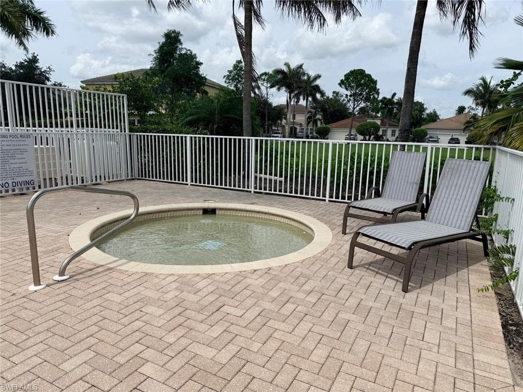 1425 Weeping Willow CT-43