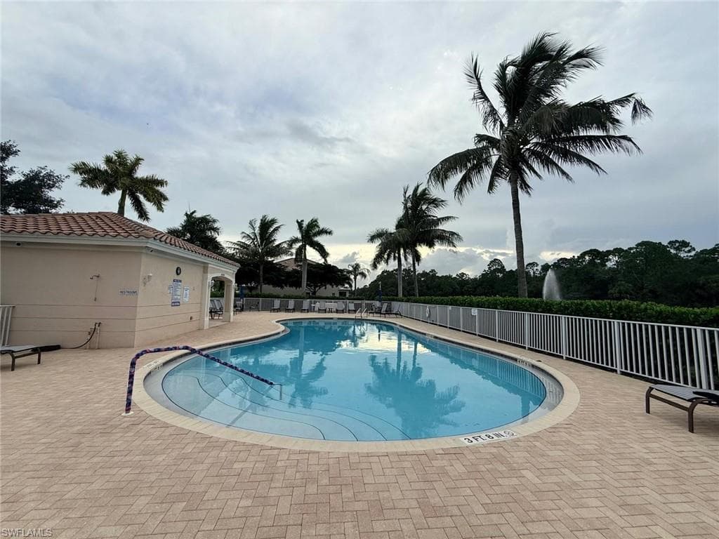 1425 Weeping Willow CT-33