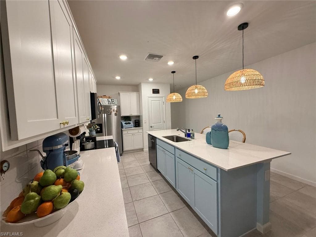 1425 Weeping Willow CT-18