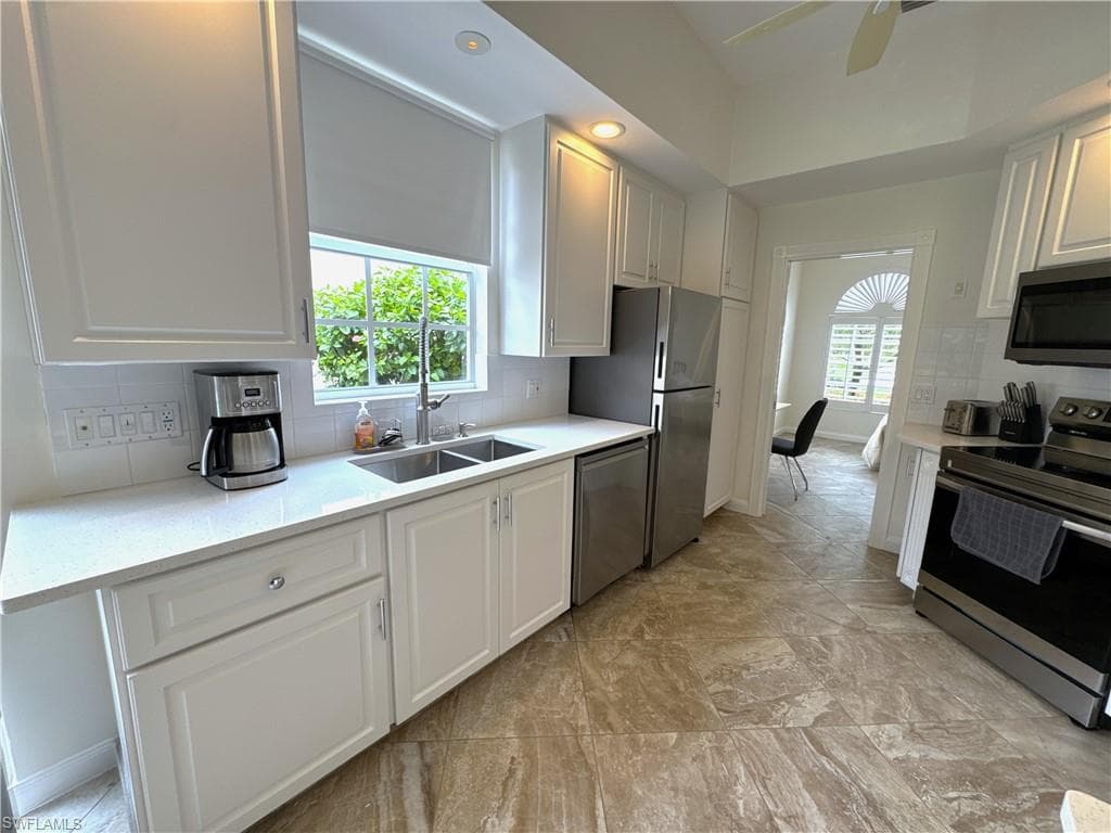 4402 Novato CT-6