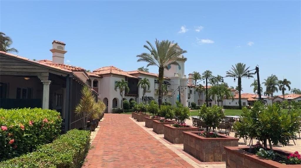 4402 Novato CT-40