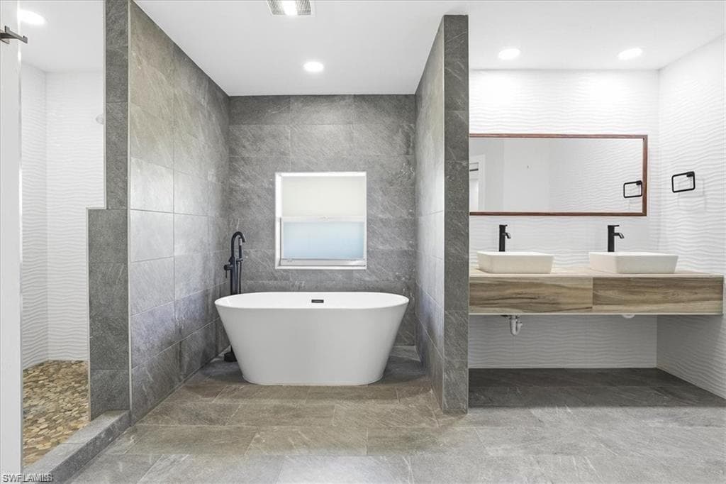 10225 Boca CIR-13