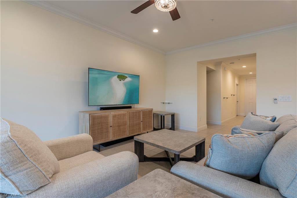 6954 Avalon CIR 702-6