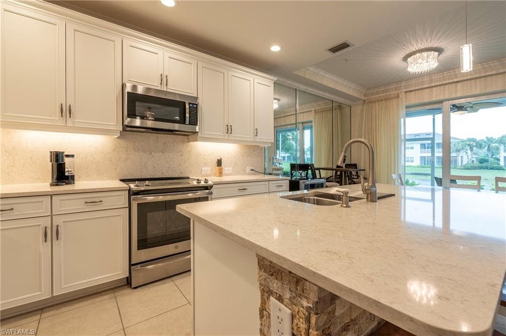 6954 Avalon CIR 702-16