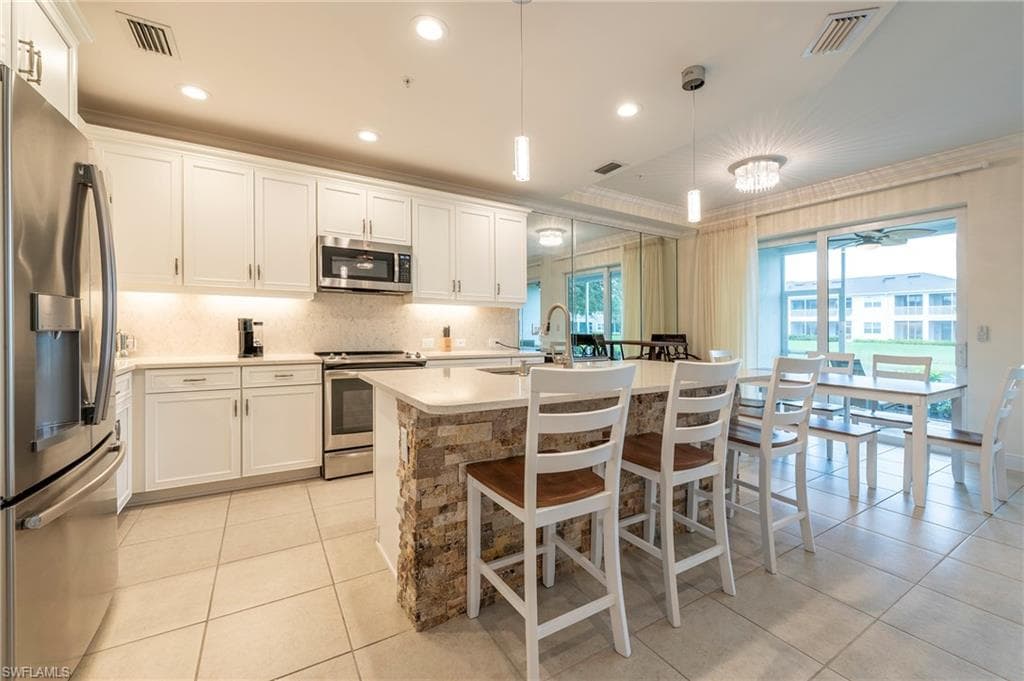 6954 Avalon CIR 702-15